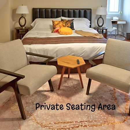 Welcome Home! Acores Bed & Breakfast โตรอนโต ห้อง รูปภาพ