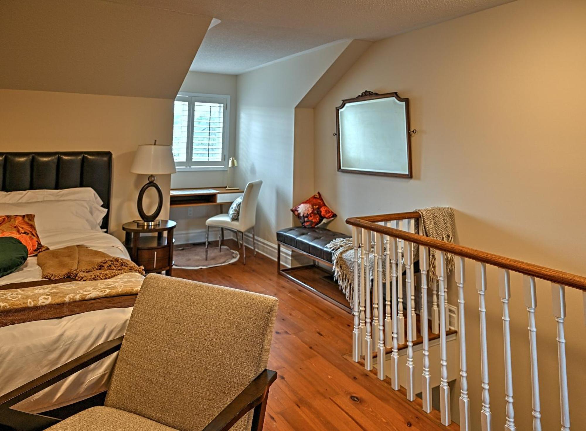 Welcome Home! Acores Bed & Breakfast โตรอนโต ห้อง รูปภาพ