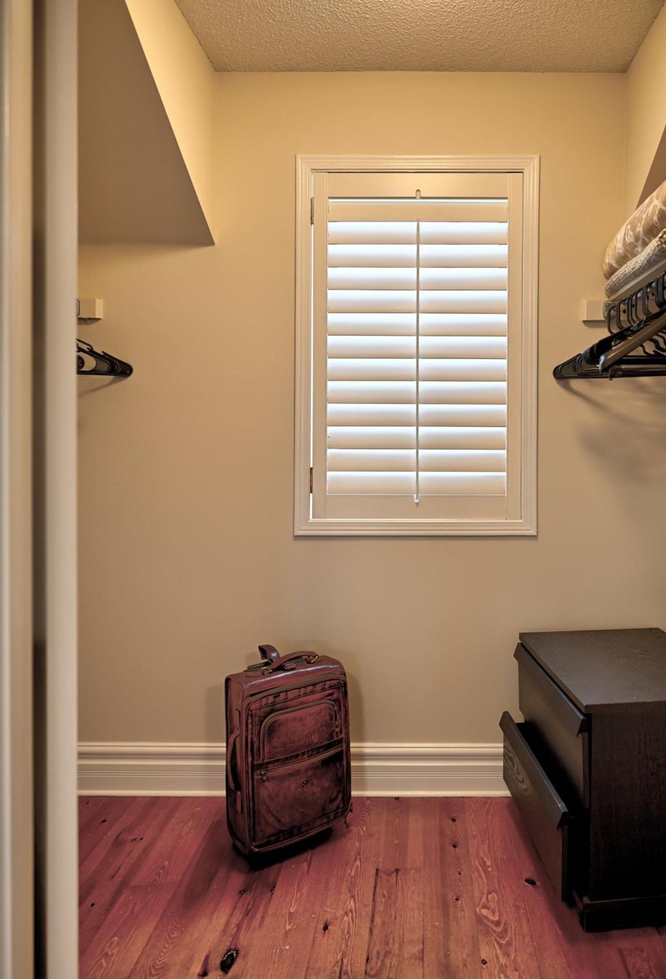 Welcome Home! Acores Bed & Breakfast โตรอนโต ห้อง รูปภาพ