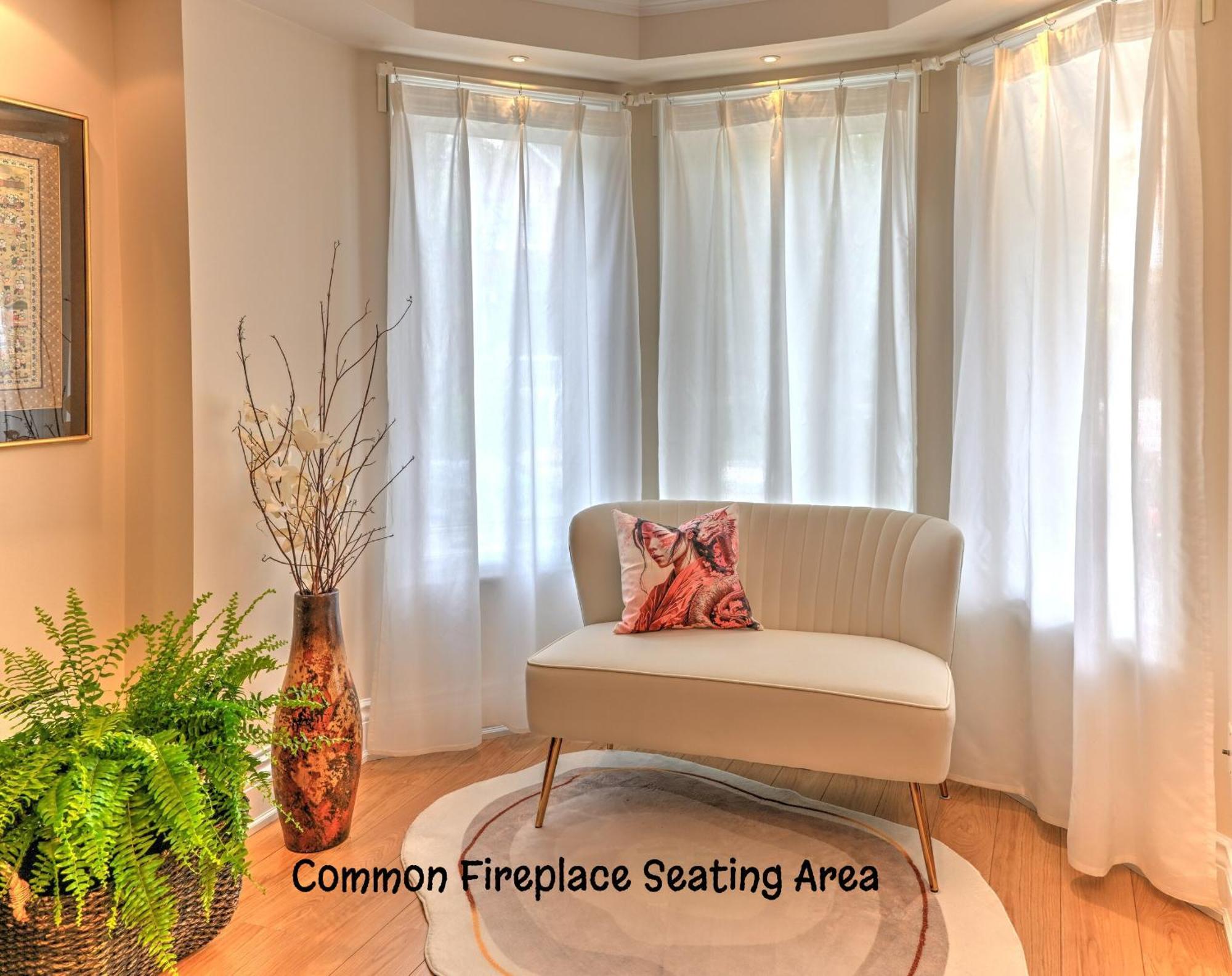Welcome Home! Acores Bed & Breakfast โตรอนโต ภายนอก รูปภาพ